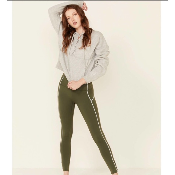 NWT Free People Movement You're A Peach Legging in Secret Moss - Picture 4 of 6